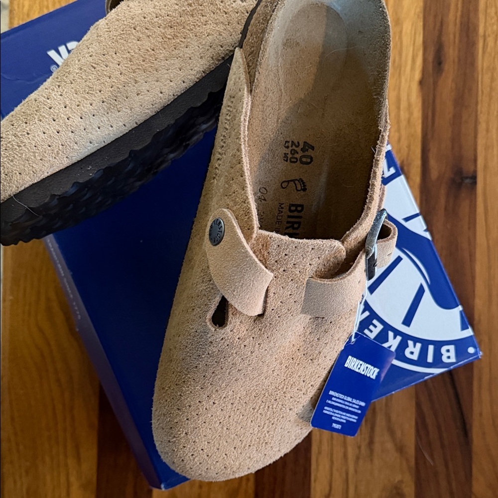 Birkenstock New Beige Boston BS Emboss Dots Size 40 or 9 Regular Fit